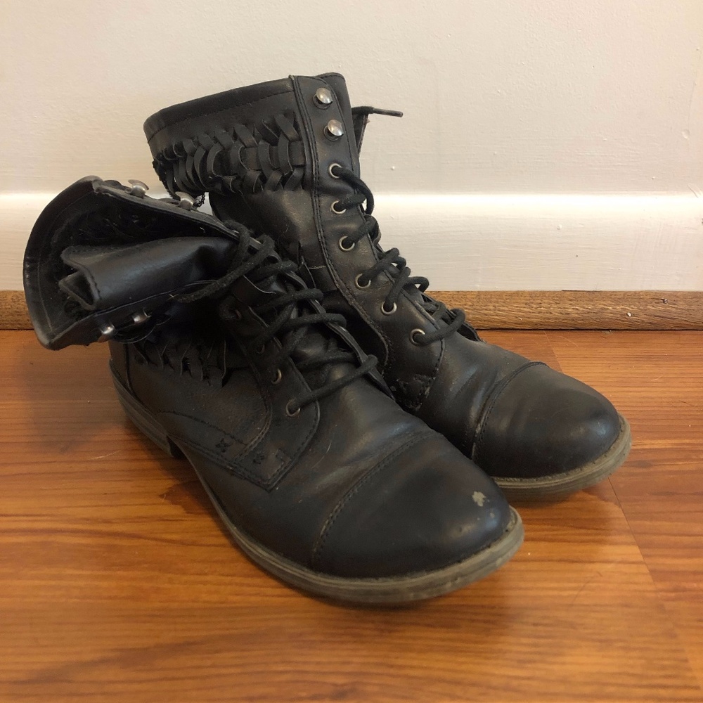 Combat boots